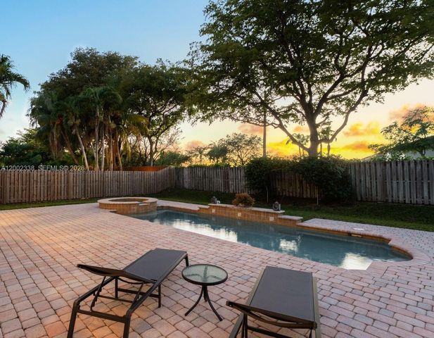 6914 NW 113th Place, Doral, FL 33178
