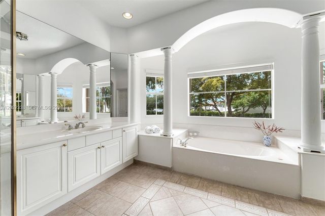 6914 NW 113th Place, Doral, FL 33178