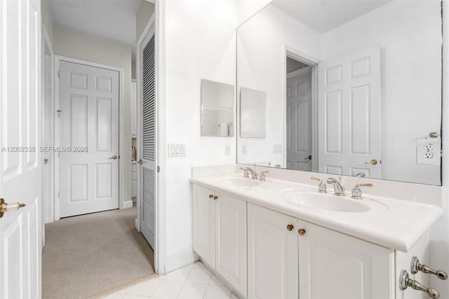 6914 NW 113th Place, Doral, FL 33178