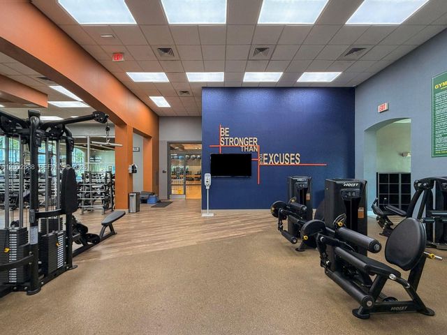 6914 NW 113th Place, Doral, FL 33178