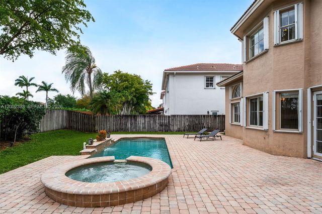 6914 NW 113th Place, Doral, FL 33178