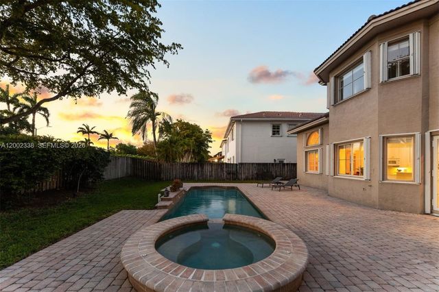6914 NW 113th Place, Doral, FL 33178