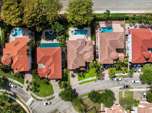 6914 NW 113th Place, Doral, FL 33178