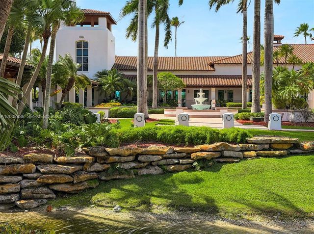 6914 NW 113th Place, Doral, FL 33178