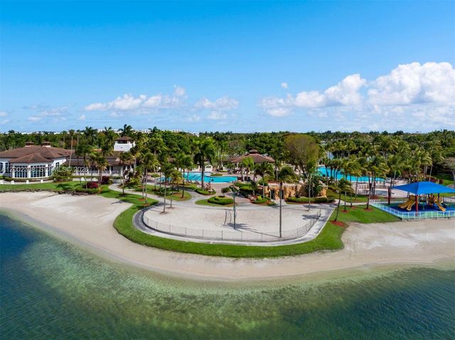 6914 NW 113th Place, Doral, FL 33178