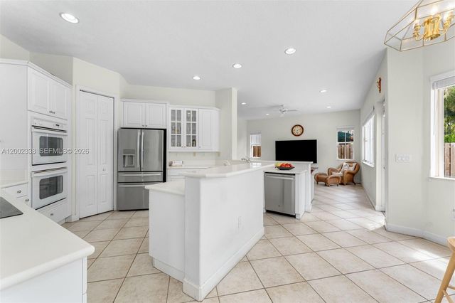 6914 NW 113th Place, Doral, FL 33178