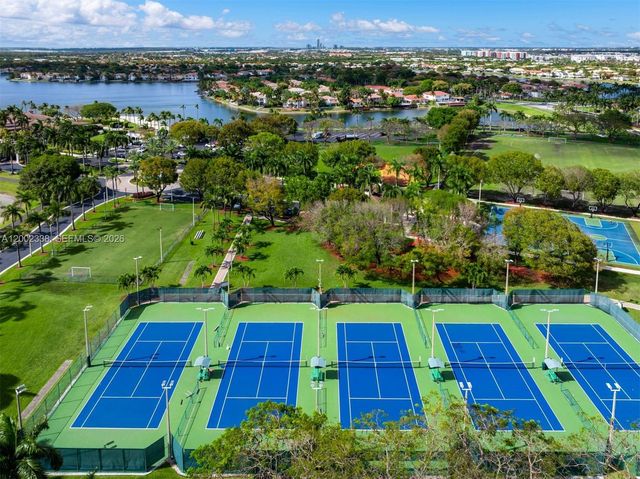 6914 NW 113th Place, Doral, FL 33178
