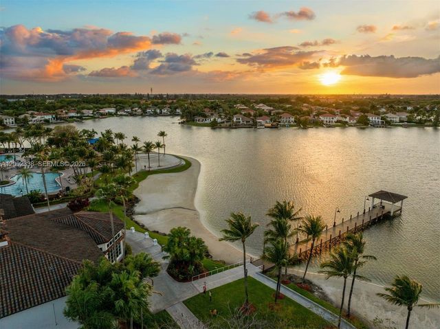 6914 NW 113th Place, Doral, FL 33178