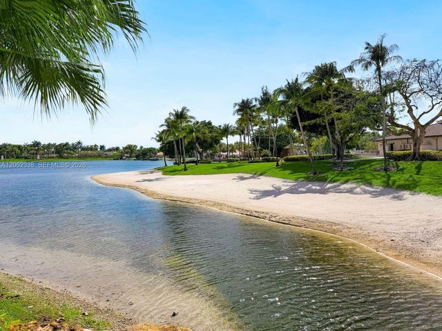 6914 NW 113th Place, Doral, FL 33178