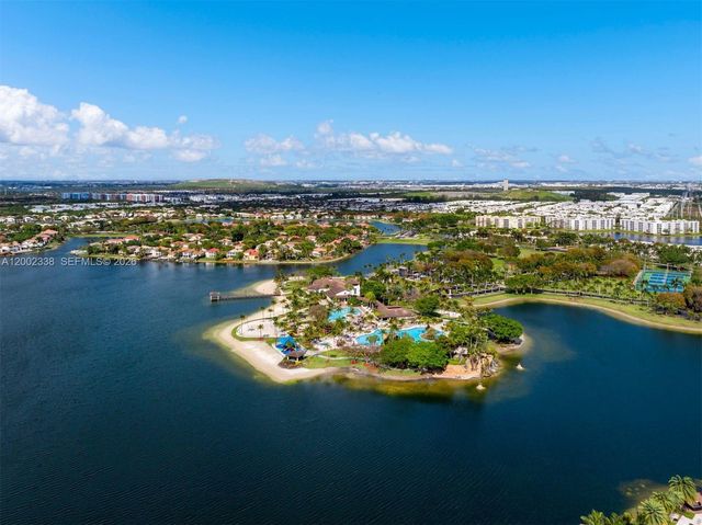 6914 NW 113th Place, Doral, FL 33178