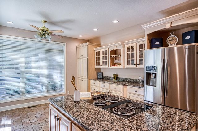 53 Loyola Dr, Hot Springs Village, AR 71909