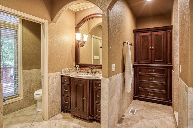 53 Loyola Dr, Hot Springs Village, AR 71909