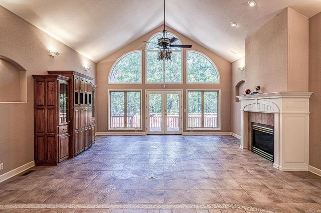 53 Loyola Dr, Hot Springs Village, AR 71909