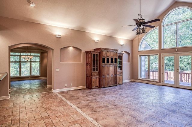 53 Loyola Dr, Hot Springs Village, AR 71909