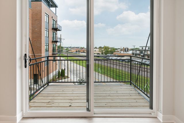 246 Green Bay Road 304, Highwood, IL 60040