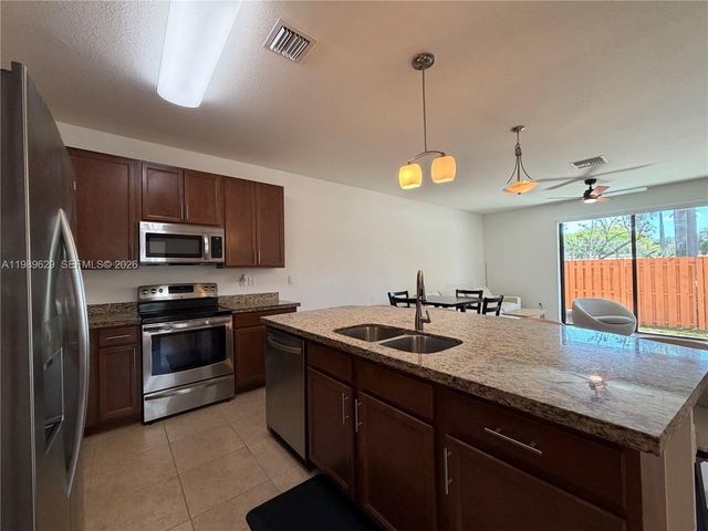 6330 S Station Sq 6330, Davie, FL 33314