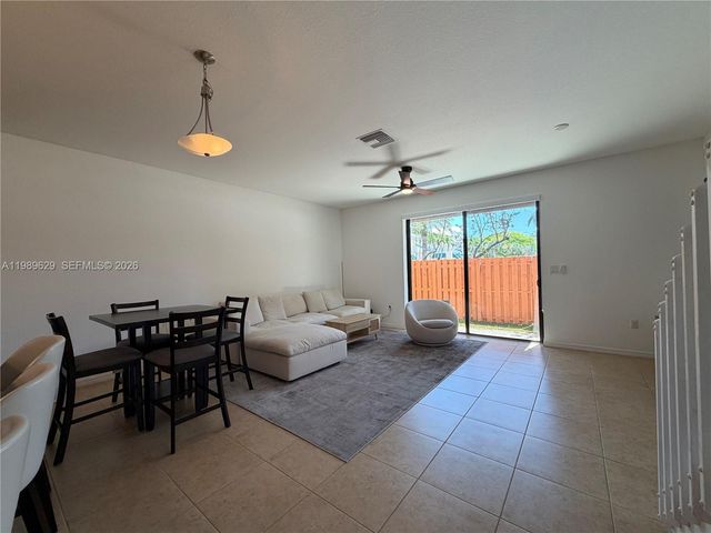 6330 S Station Sq 6330, Davie, FL 33314