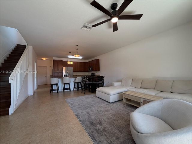 6330 S Station Sq 6330, Davie, FL 33314