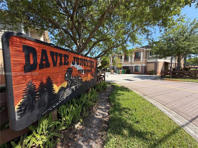 6330 S Station Sq 6330, Davie, FL 33314