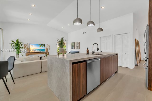 11834 Island Lakes Ln, Boca Raton, FL 33498