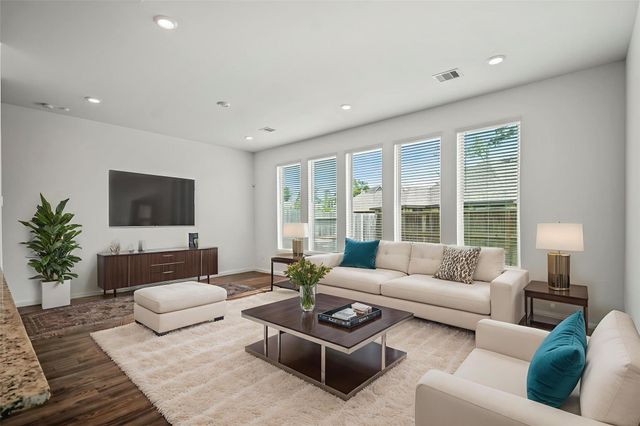 613 Royal Arch Drive, Conroe, TX 77304