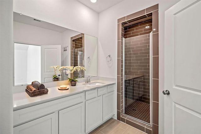 613 Royal Arch Drive, Conroe, TX 77304