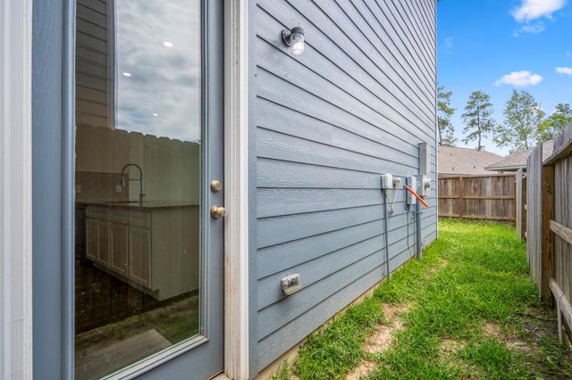 613 Royal Arch Drive, Conroe, TX 77304