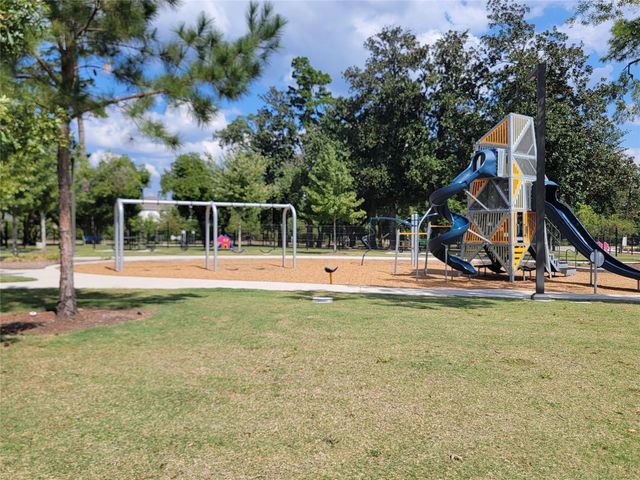 613 Royal Arch Drive, Conroe, TX 77304