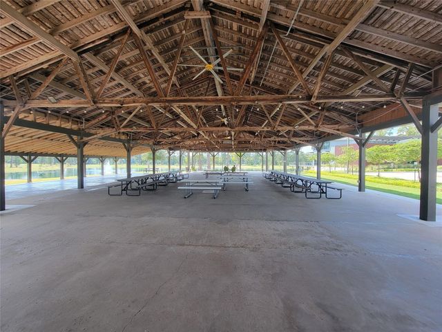 613 Royal Arch Drive, Conroe, TX 77304