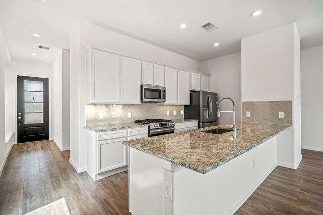 613 Royal Arch Drive, Conroe, TX 77304