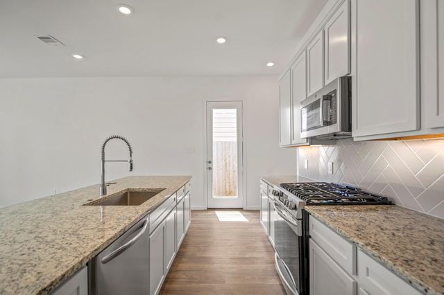 613 Royal Arch Drive, Conroe, TX 77304