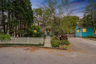 712 Berkeley Avenue NW, Atlanta, GA 30318