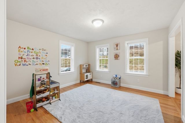 74 Deanna Dr, Holden, MA 01520