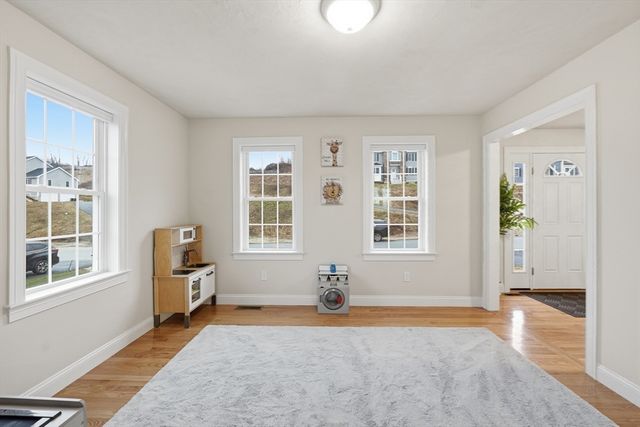 74 Deanna Dr, Holden, MA 01520