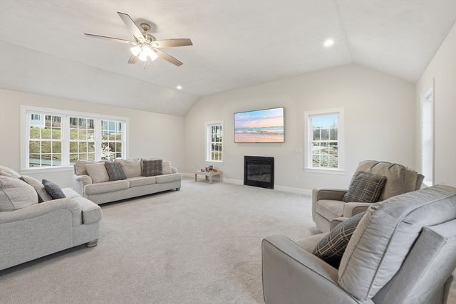 74 Deanna Dr, Holden, MA 01520