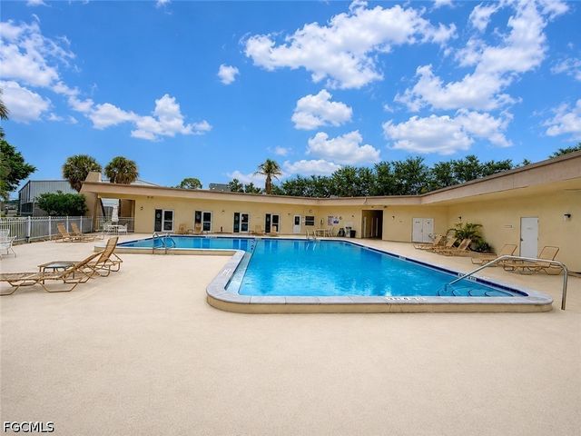 2079 Barkeley LN 13, Fort Myers, FL 33907