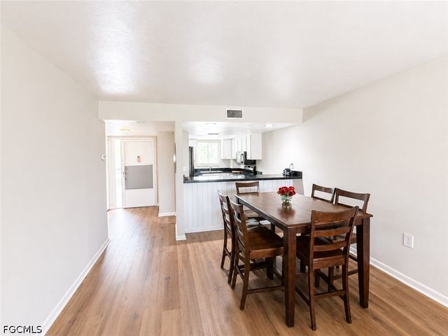 2079 Barkeley LN 13, Fort Myers, FL 33907