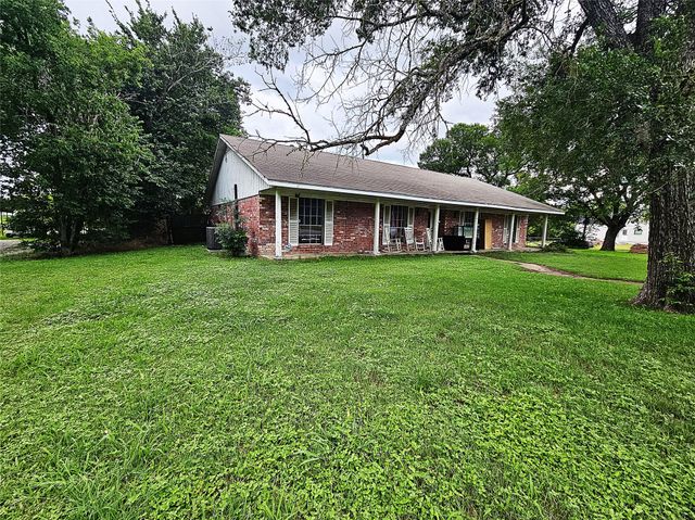 1003 W Angeline Street, Groesbeck, TX 76642