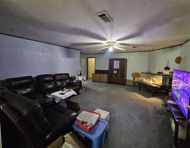 1003 W Angeline Street, Groesbeck, TX 76642