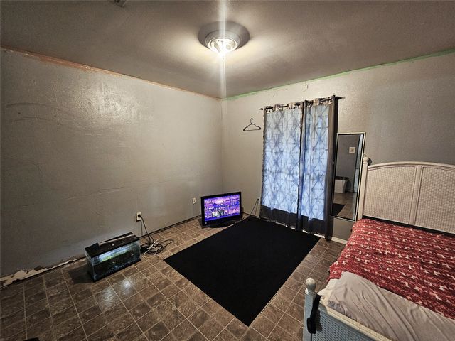 1003 W Angeline Street, Groesbeck, TX 76642