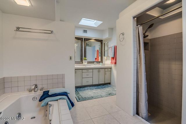 4060 N Swan Road, Tucson, AZ 85718