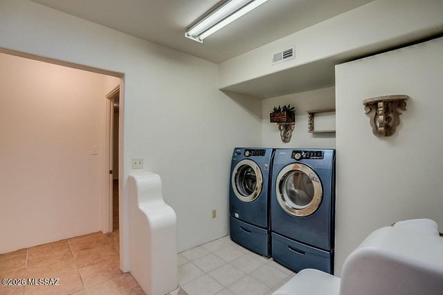 4060 N Swan Road, Tucson, AZ 85718