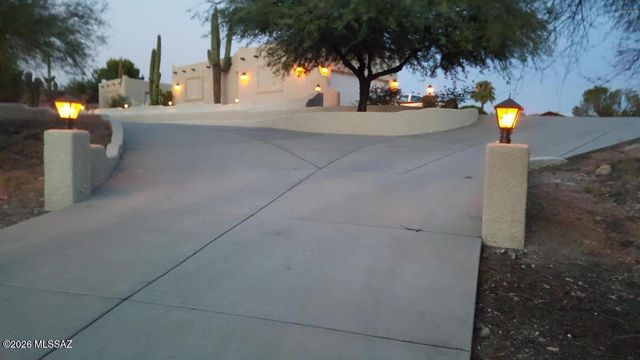 4060 N Swan Road, Tucson, AZ 85718