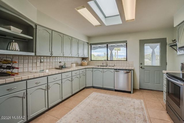 4060 N Swan Road, Tucson, AZ 85718