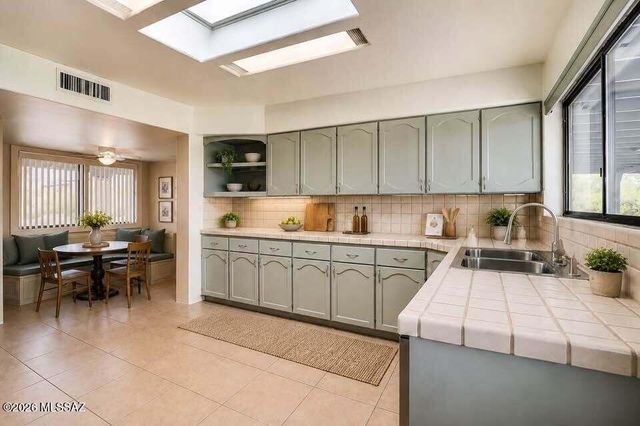 4060 N Swan Road, Tucson, AZ 85718