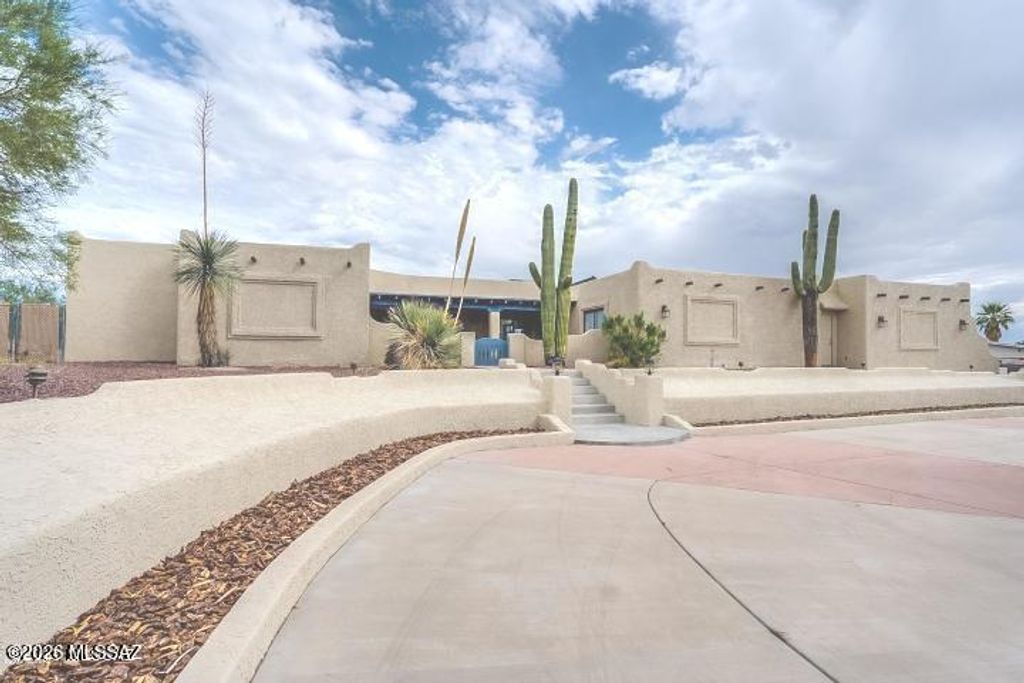 4060 N Swan Road, Tucson, AZ 85718