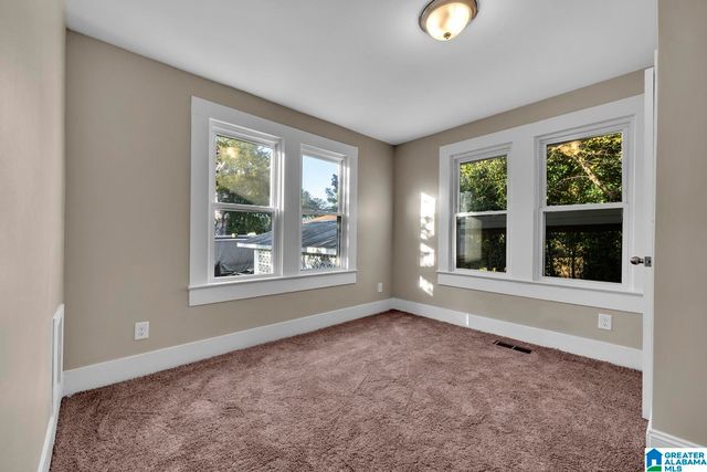 5604 5TH STREET S, Lipscomb, AL 35020