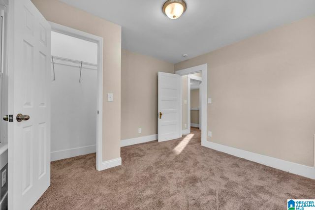 5604 5TH STREET S, Lipscomb, AL 35020