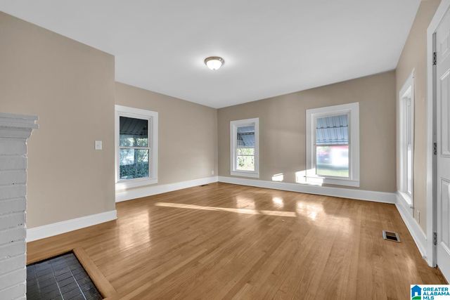 5604 5TH STREET S, Lipscomb, AL 35020