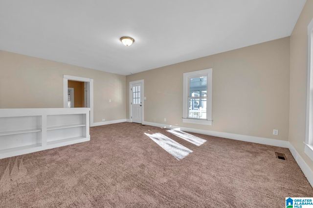 5604 5TH STREET S, Lipscomb, AL 35020